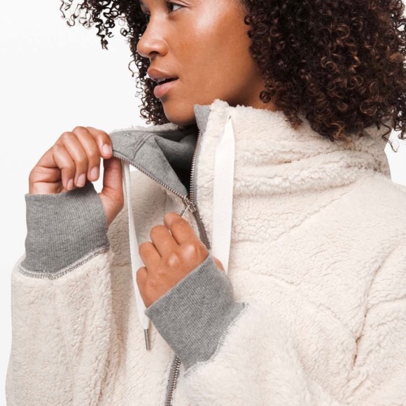 NWT! Lululemon Short Sweet and Sherpa Jacket M - Picture 1 of 4